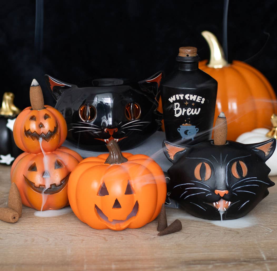 Something Different Wholesale - Spooky Black Cat Halloween Oil Burner