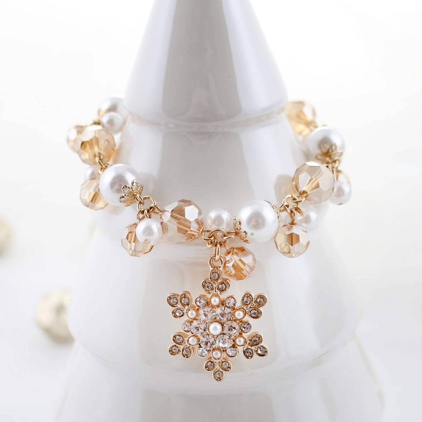 Seasons Jewelry - Glitzy Gold Snowflake Toggle Clasp Christmas Bracelet