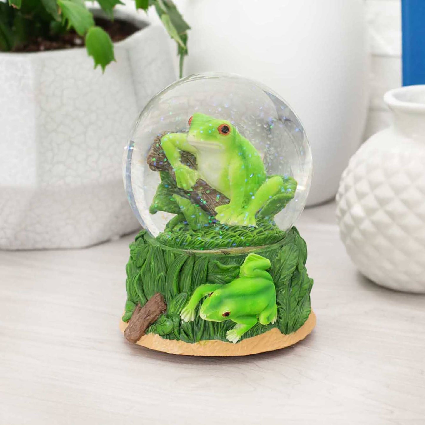 Cottage Garden - Playful Tree Frog 100MM Musical Snow Globe