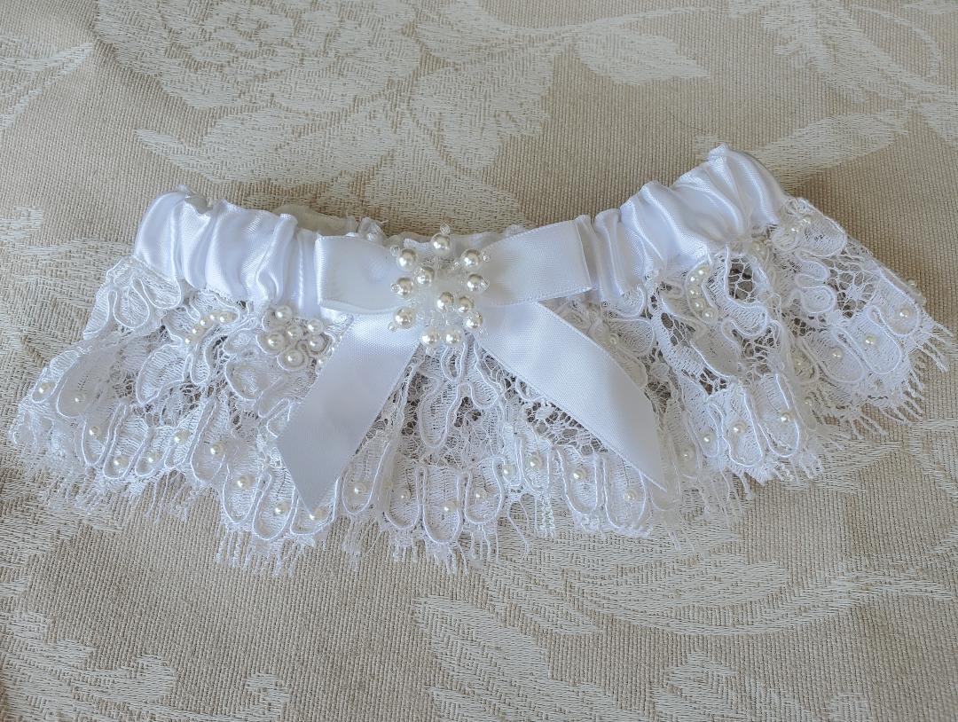 Pearl Eyelash Lace Garter