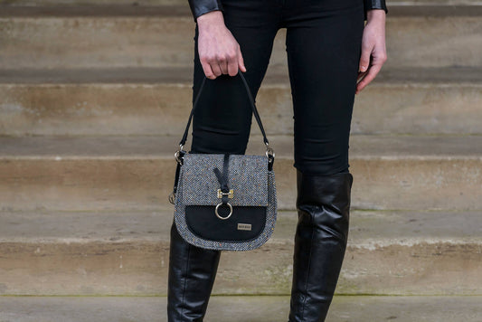 Mucros Weavers - Grace 01