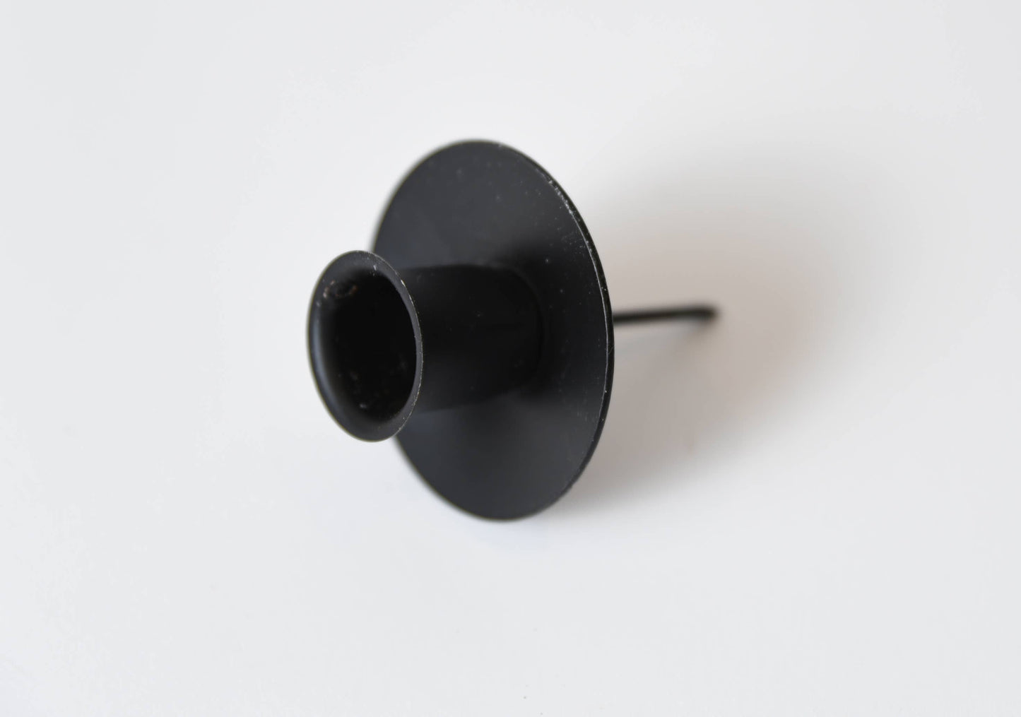 LMS Wholesale - Iron Wreath Pic Taper Holder