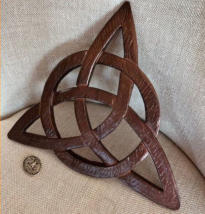 Abbey & CA Gift - Trinity Knot Wall Hanging