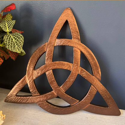 Abbey & CA Gift - Trinity Knot Wall Hanging