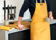Load image into Gallery viewer, Samuel Lamont and Sons - Canvas Apron: Green
