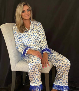 Feather trim satin stretch pajamas: Large / White