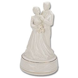 Belleek 3542 Claddagh Cake Topper With Bride and Groom